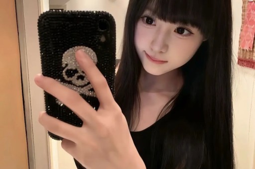 吃相太丑！卖假狂赚百万伊能静遭央视曝光 秦昊也救不了她